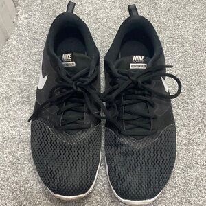 Nike Womens Flex Essential Tr Shoes, Color: Black Size: 9